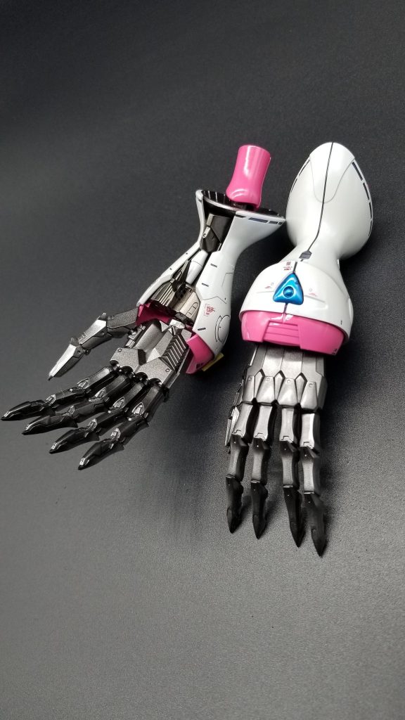 キュベレイダムドの特徴的な腕