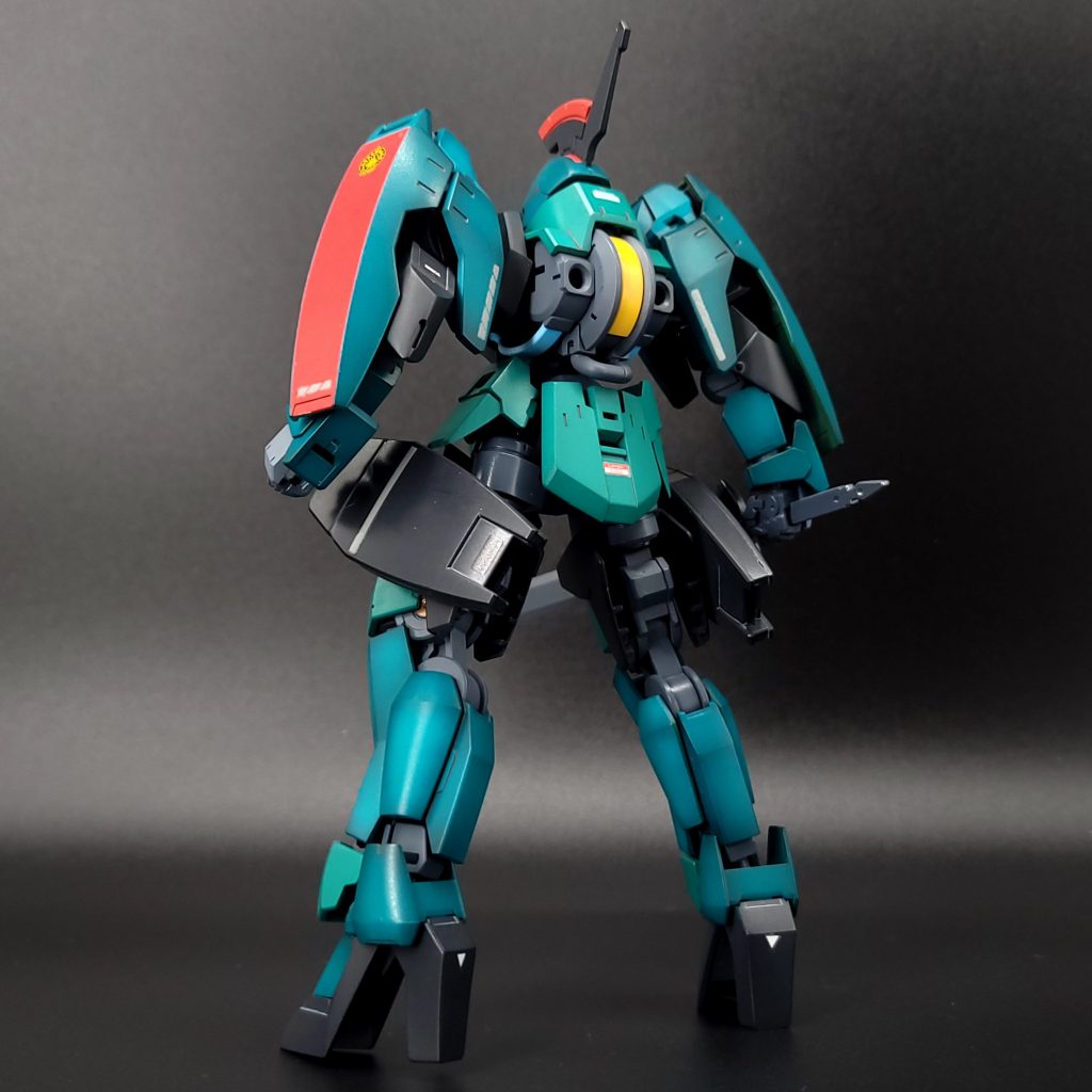 リヤビューリアクターの黄色がバエル