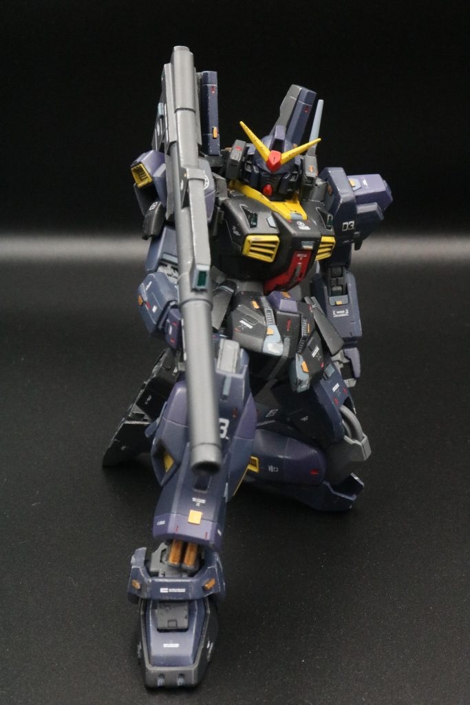 膝立ちポーズ。本当によく動くので楽しいです。