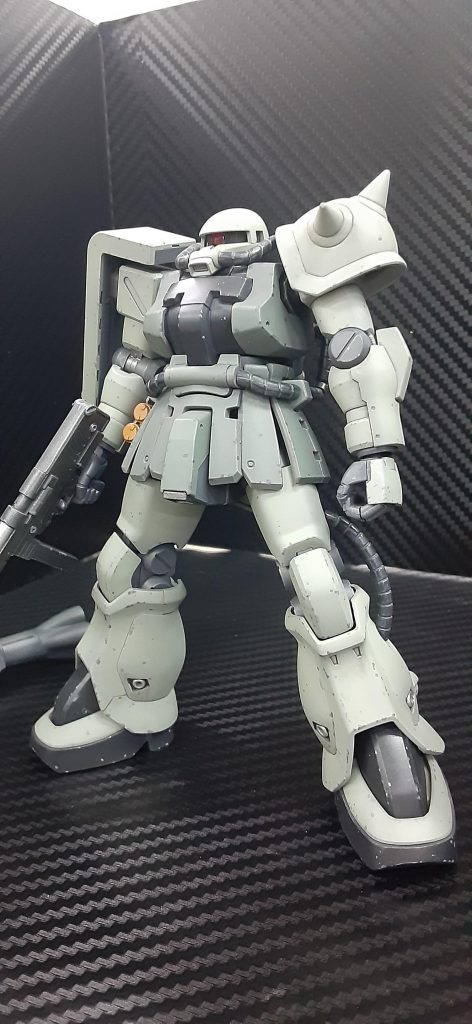 名作キット。見事なプロポーションですね。マシンガンが似合います。