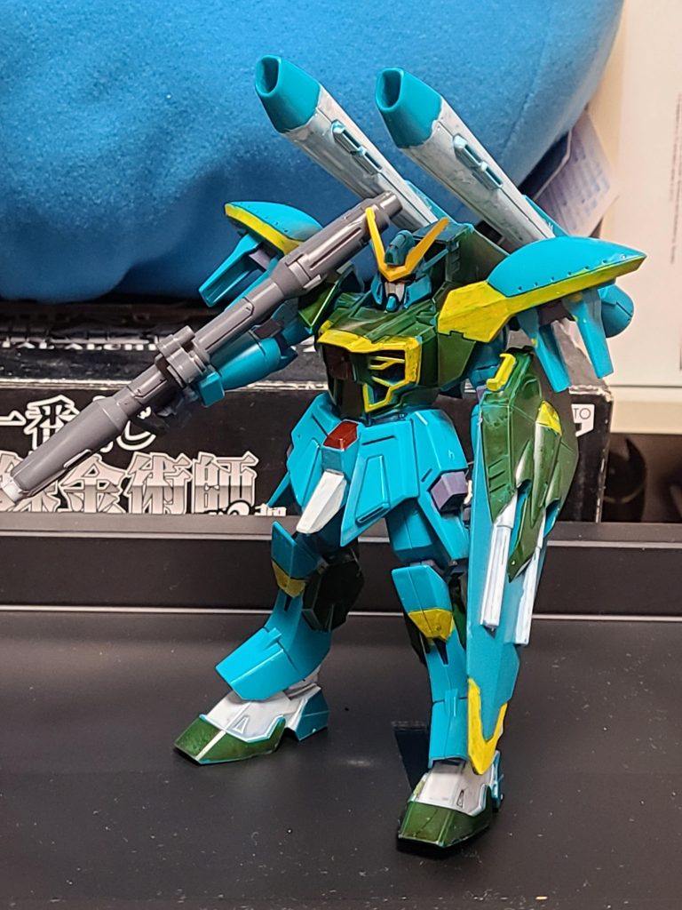 パッケージの色に寄せてガンダムマーカーで塗装。しかしここで黄色が不足して一時ストップ