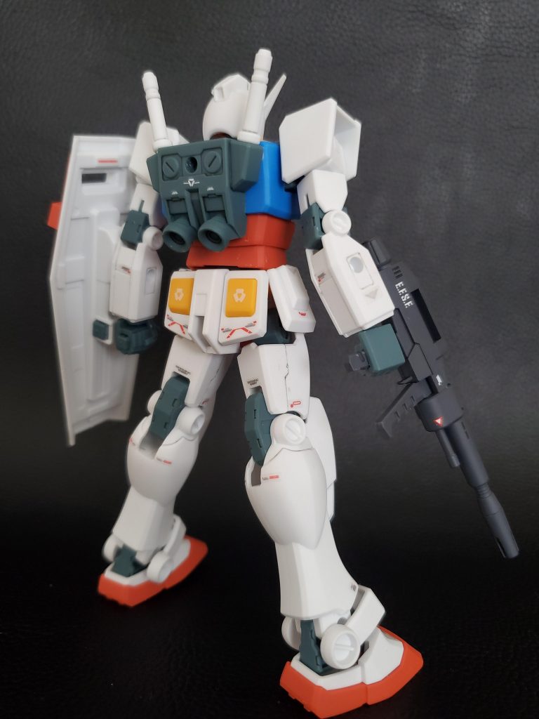 デカール販売のタイミングが良かったのでRGガンダムのデカールを中心に余ってた物をペタペタしました。