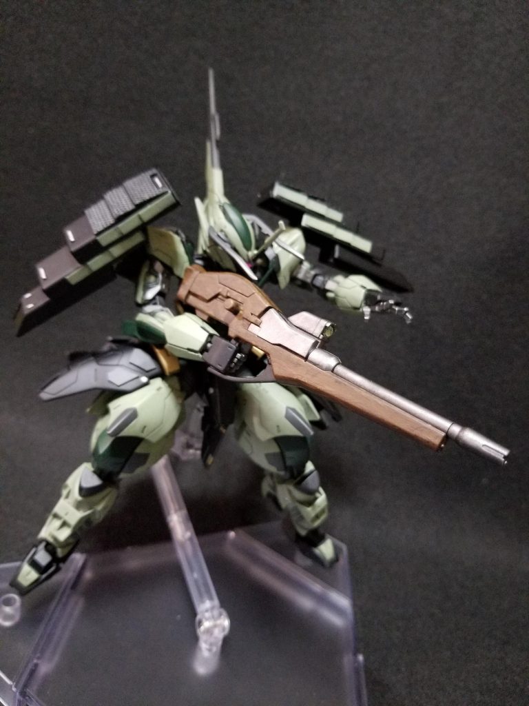 ライフルポータントのものそのまんまです。スコープ部には100均のジュエリービーズ？を着けてます。モノアイも同じですね