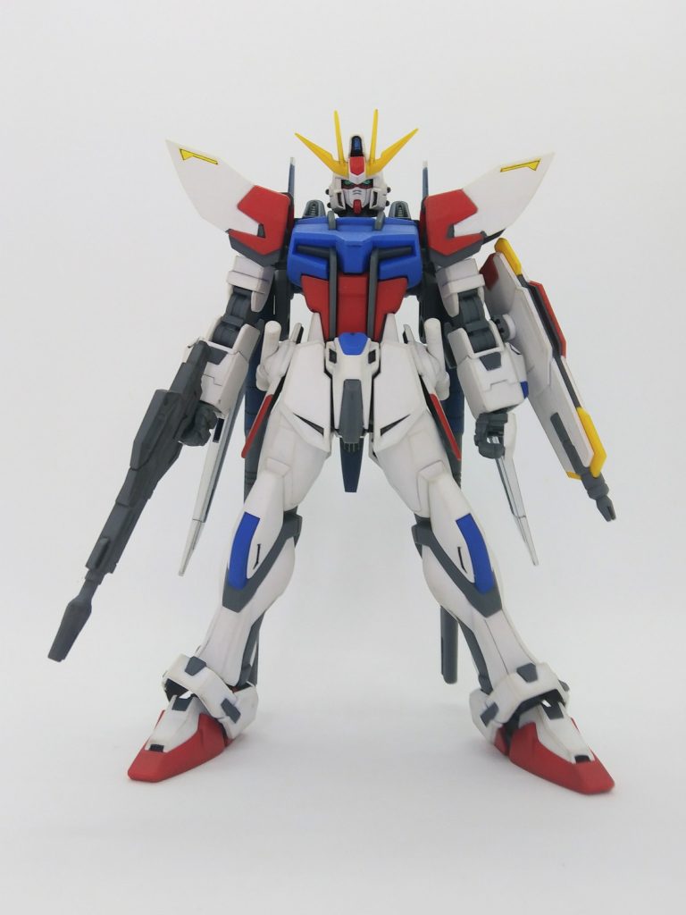 ビルドストライクはヒサシが特徴的で、角度によって表情が豊かです。