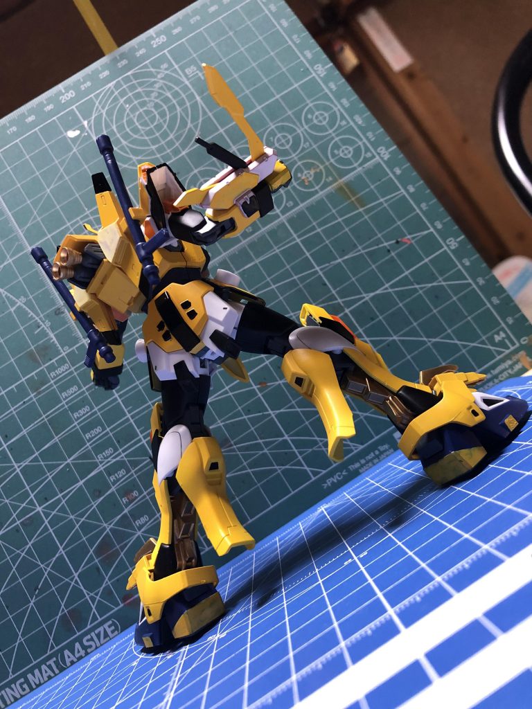 バックショットも、虎柄のパンツがかわいい感じです。