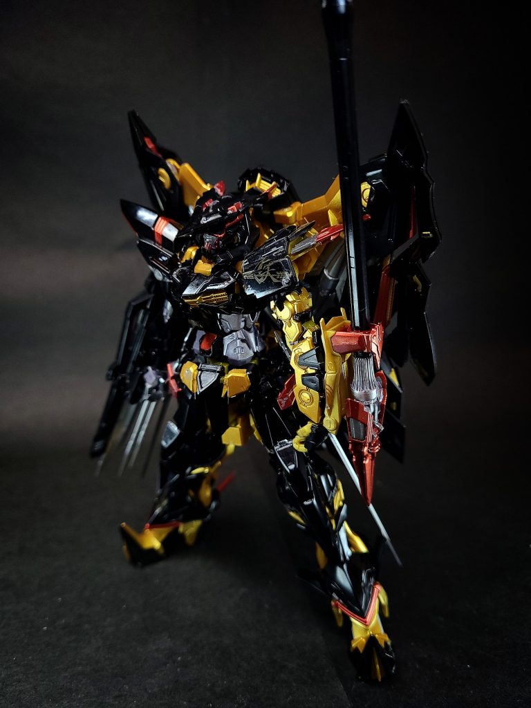 天からの主な改修点は、脚部の強化および武装追加である。脚部はフレーム機構が露出している前面をGAT-X207 ブリッツに近い形状の追加装甲で覆い、ハイヒール状の新型足首ユニットに交換されている。これは当初の修復時には天と同様のものが用いられていたが、稼働試験中に偶然遭遇したZGMF-X11A リジェネレイトとの衝突時に脚部を破壊された為である。なお外形上では判別できないが、内部構造も相応に手が加えられており、トータルでは約30%程度のスペック向上が見込まれている。大気圏内を飛行することも可能で、C.E.73年代の最新鋭機とも充分に渡り合えるポテンシャルを秘めており、劇中でもトップクラスの機動力を持つといえるデルタアストレイを一蹴している(これは当然パイロットであるミナの高い技量によるものとも言えるのであるが)。 また、「天空の宣言」後、ザフト脱走兵が潜伏していた町にザフト正規軍がバビを用いて攻撃をしていた際に突如舞い降り、バビを一蹴し町を守った。