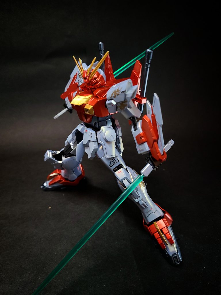 ビームソード（ブレイジングスラッシュ）ゴッドガンダムと同様に両腰に装備しているビーム刀。ガンダリウム合金の装甲もたやすく両断出来る威力を持つ。