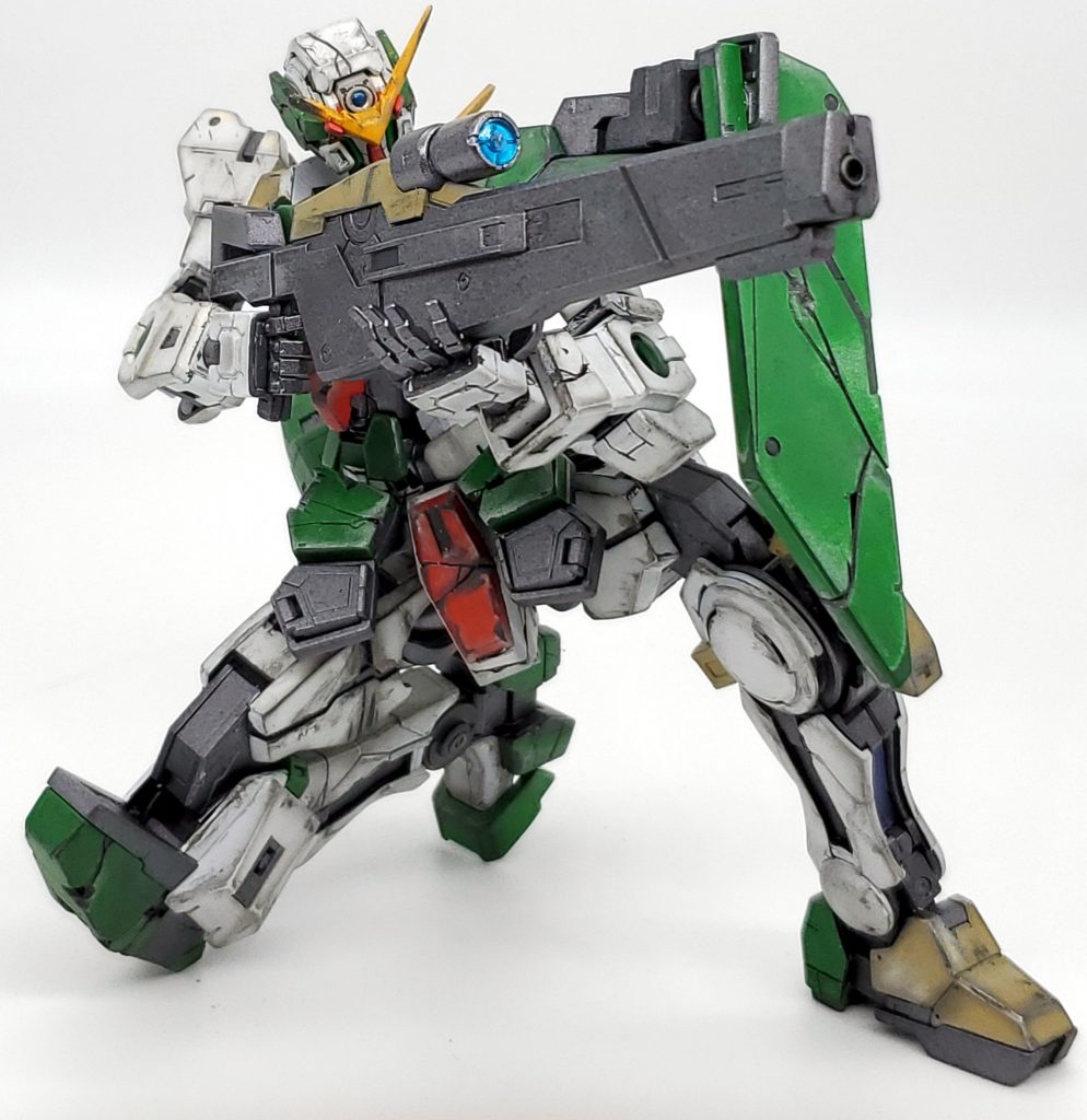 スナイパーライフルも改修とわかるようにツギハギ感満載に