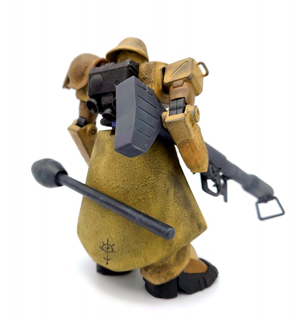 スカートの大型化はプラ板とポリパテで行いました。