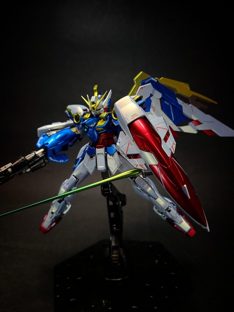 コクピットオペレーション・メテオによって使用された5機のガンダムのコクピットは各機共通のものを用いながらも、シートやグリップの位置は各機それぞれに個体差が存在する[注 1]。また、コクピットシートは少年の体格に合わせて作られており、大人が座席に搭乗することはできない