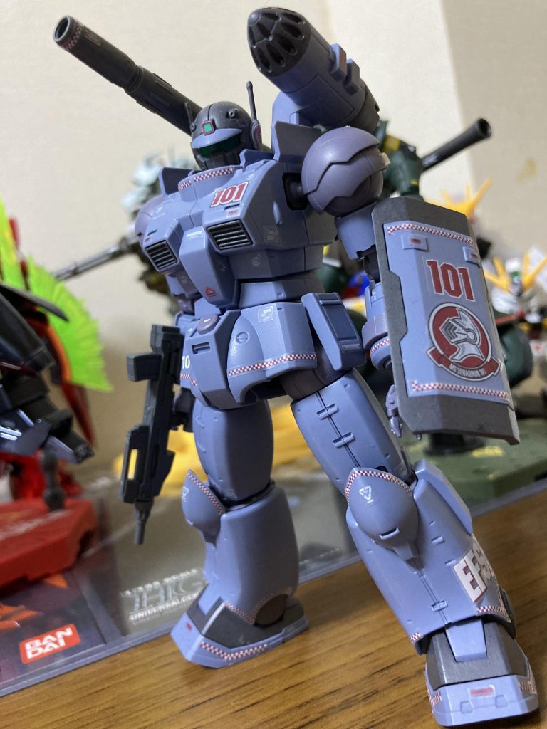 白パーツをグレーに塗ってトップコートぶっかけました。コレだけマッチョなら悪魔の館のストロン○金剛にも勝てる♡