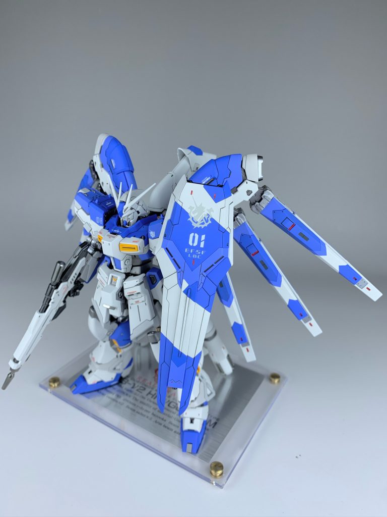 俯瞰ショットRGHi-ν用のデカールが手に入らなかったので、汎用デカールで代用しています笑ただ、RGのデカールだとうるさすぎる印象があったので個人的にはこのバランスでとても気に入ってます〜😁