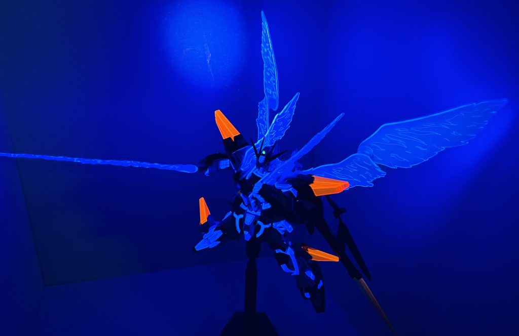 今、この舞台の上で、仇たちは最後の幕を降ろそうとし、太陽と星の光を隠そうとしている