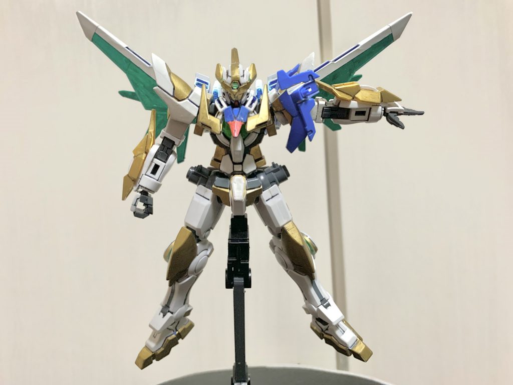 武装紹介3GNエナジーウイング特徴的なエナジーウイングを今回はビルドブースターをベースにパーツを追加し、塗装しています。