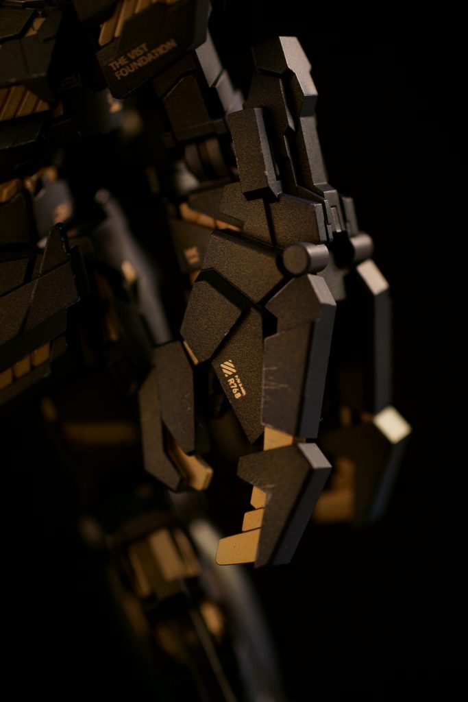 思いっきりウェザリングしてる訳ではないので、写真ではおとなしい仕上げに見えますがデルタプラスをグシャったときのキズとか入れてみました（笑