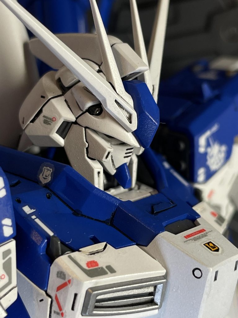 寄りすぎは、流石に色々目立ちますね笑笑でもやはりイケメンですね、Hiνガンダム