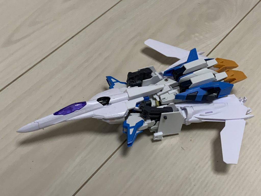 最初はZ変形のように脚は上にしようとしてました。