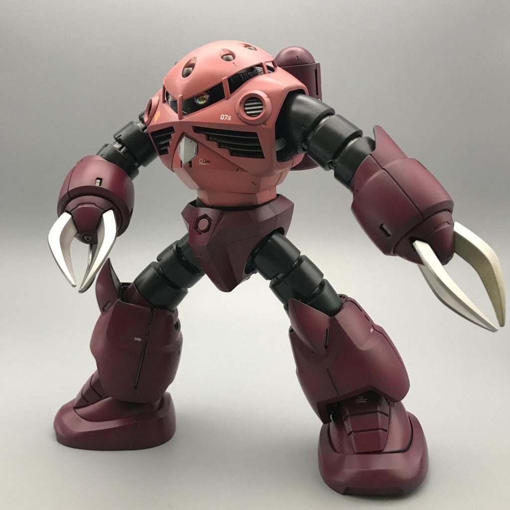 デカールは控えめでアニメの印象を崩さないようにしてます