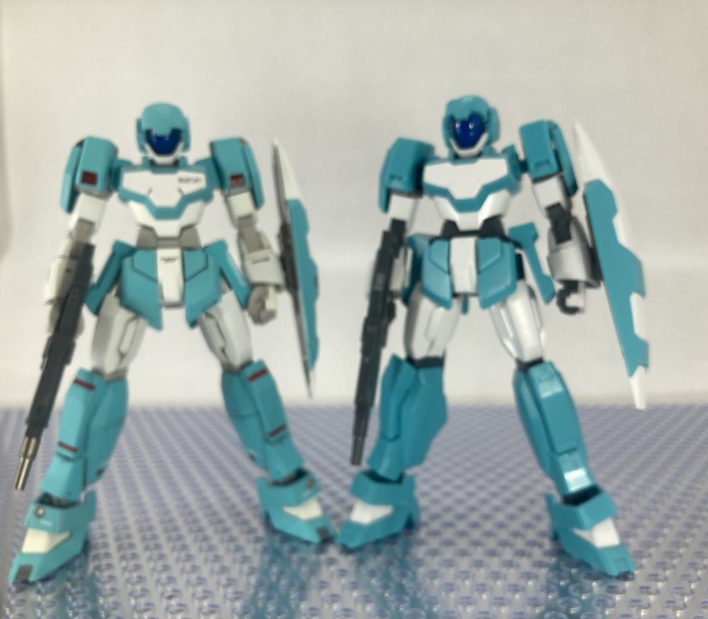 素組と比較です腹部の延長、肩接続部のスキマをなくして股関節の付き位置を調整。力強い感じが出てるといいのですが・・・