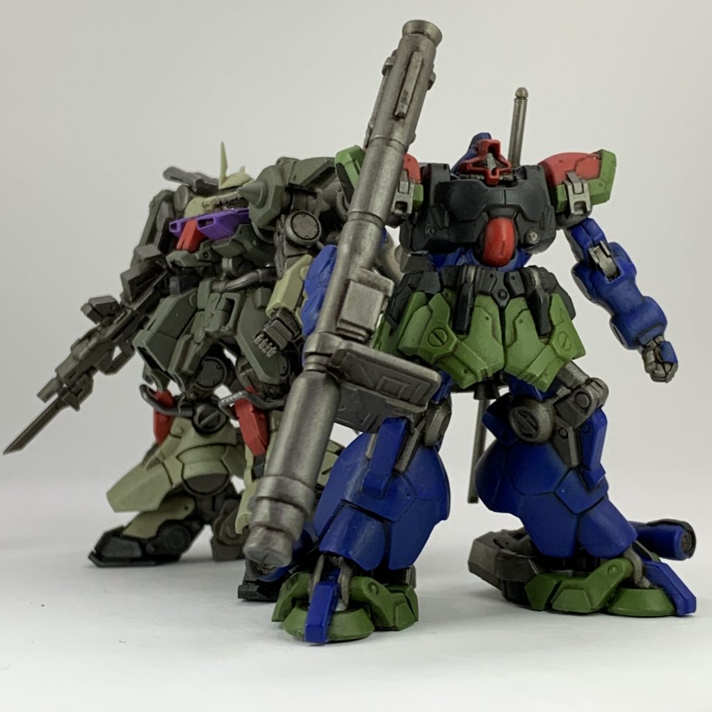 同シリーズのザクⅢとツーショット。アーティファクト続いて欲しいなぁ。