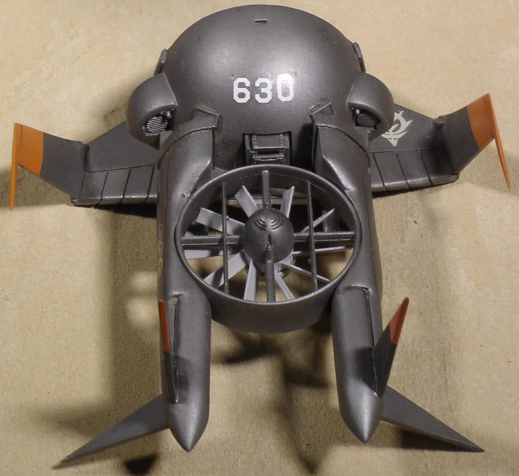 機体後部はプラ板の積層で双胴部分を、主翼・水平尾翼・垂直尾翼はプラ板です。VTOLのローターはワッパのものです。息を吹きかけると回転します。