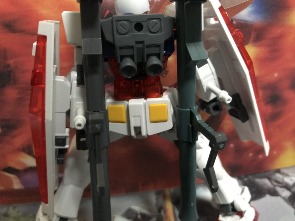 ビームサーベルは後ろに付いてます仕方なくここに付けました!ビームサーベルの付け方がカッコ悪い…