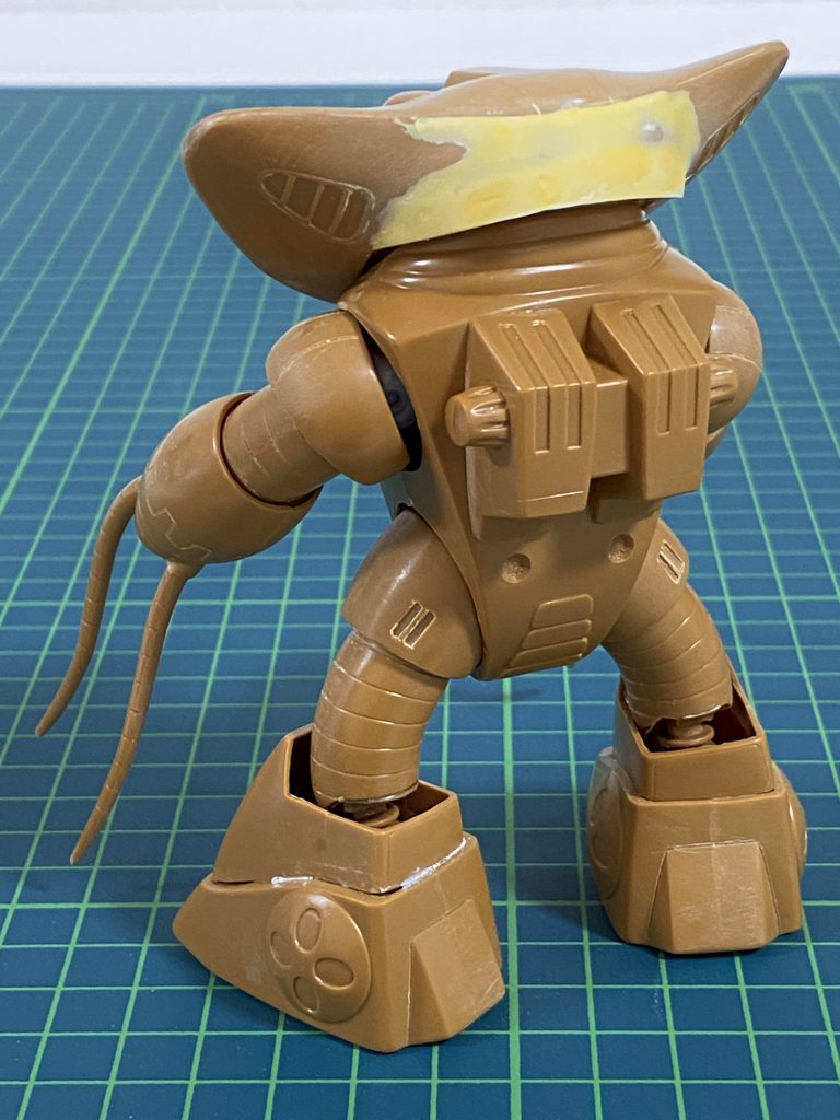 ・後頭部を少し延長。頭部の位置を高くしたことでできた隙間を隠しています・バックパックの取り付け位置を設定画を参考に5mmほど上に