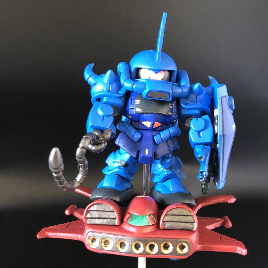 以前、作ったグフを乗せられます。