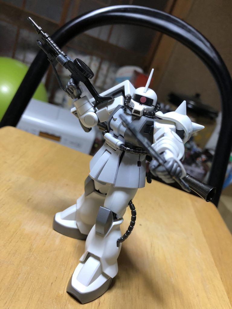 何とか完成…思ったよりも可動しません…w現行キットの可動が素晴らしいだけなのですが、ちょっと物足りない感じですね。スナップフィットの感触も随分違うので、技術の進歩はすごいなと思います^_^b