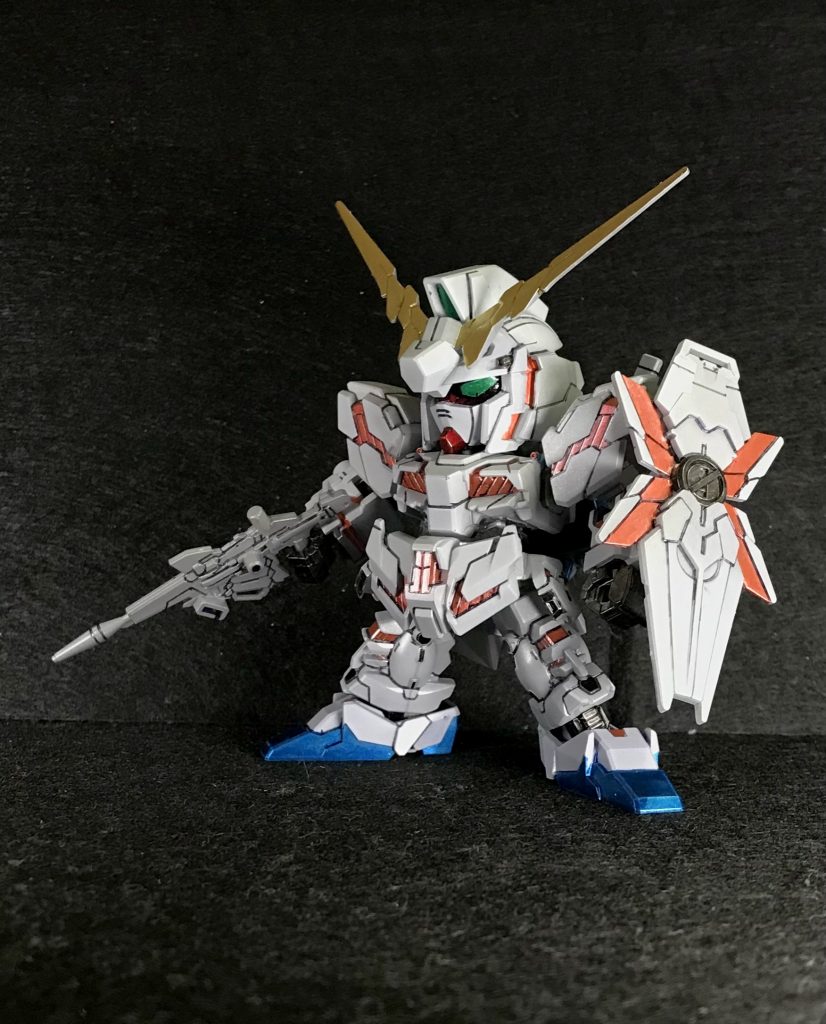 ガンプラに復帰してから初めてSDガンダムを組み立てました☺️子供の頃はよくSDを作ってましたが、ここ最近はめっきりでして、しばらく見ないうちにSDのプロポーションも随分スタイリッシュになっていて、「カッコ良いなぁ」としみじみ思いながら今回のユニコーンを組み立てました👍🏻