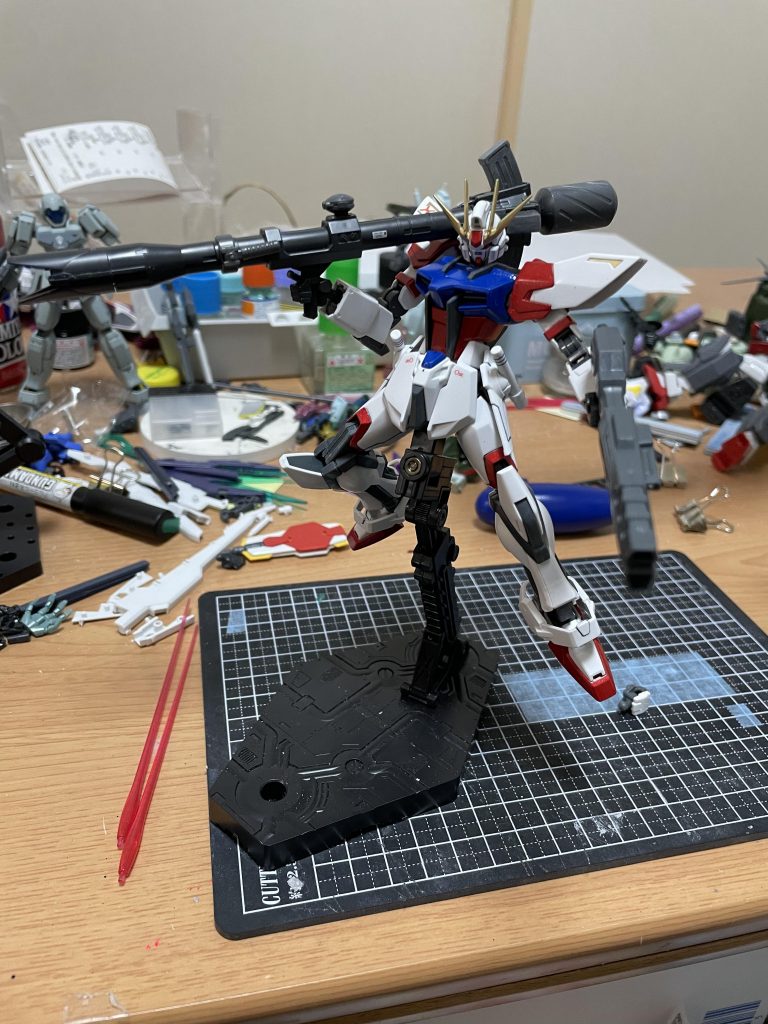 バズーカーが出てきたので装備!01のショルダーアーマーの形状だと担ぎにくいというのがわかりました!