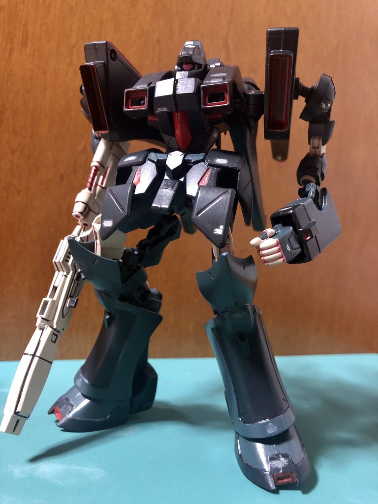 元と比べるととても右肩が凝りそうな仕様ですが旧キット説明書の公式絵が