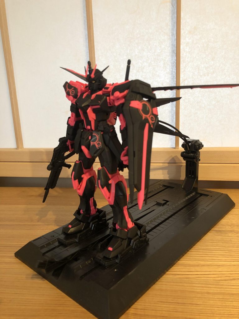 エコプラということで黒がベースのキットです