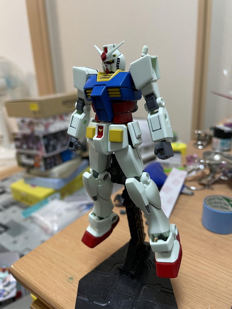 個人的な意見ですがやはり良い感じに淡いブルーだと思いました。そして、黄色の塗装が本当に上手くいかず悩みました。赤はもう少し淡くても良い気もしましたが…割と気に入ったのでそのまま採用しました。