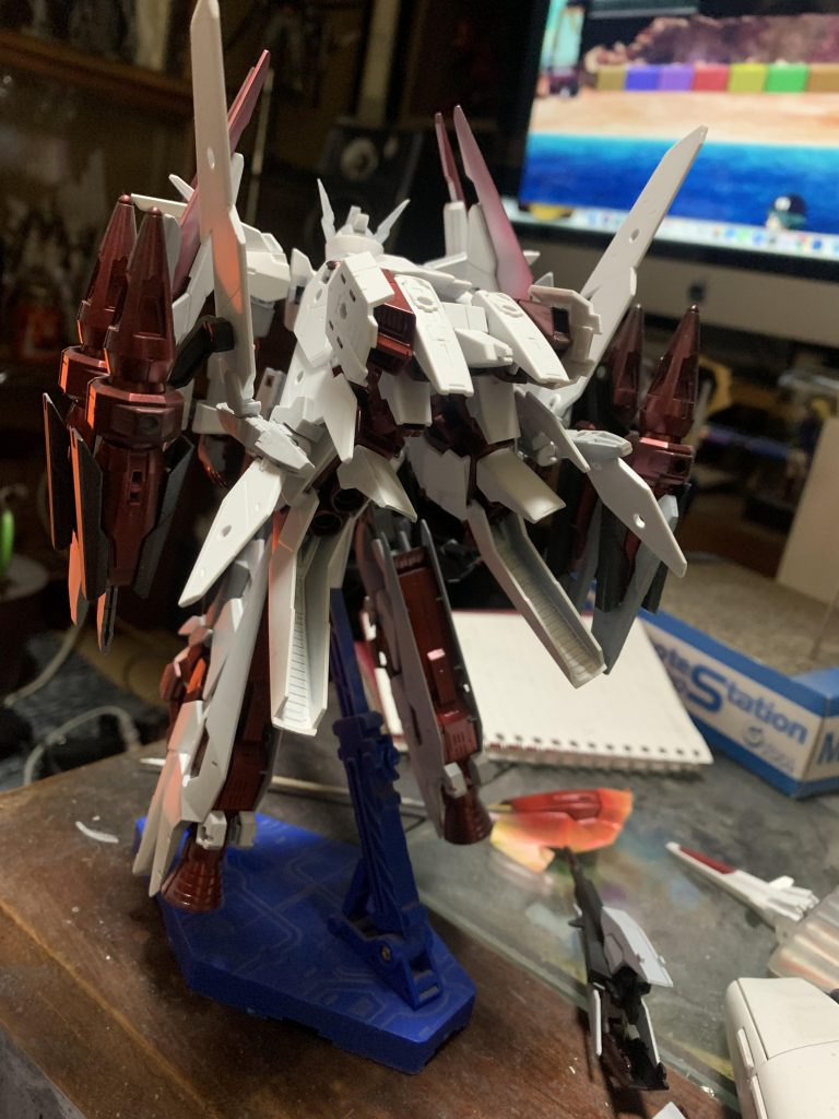  バックパックはフルバーニアンで高機動型に