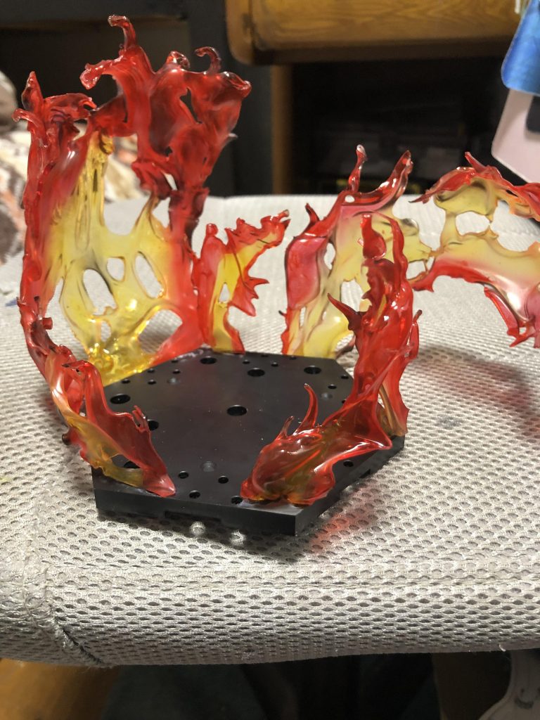 今回この台座も自作してみました中々上出来かなぁと