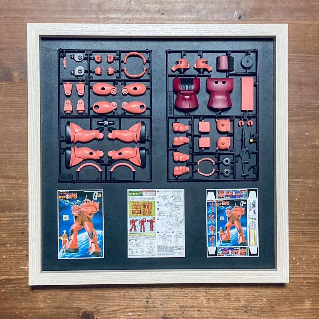 シャア専用ザクの額装です。