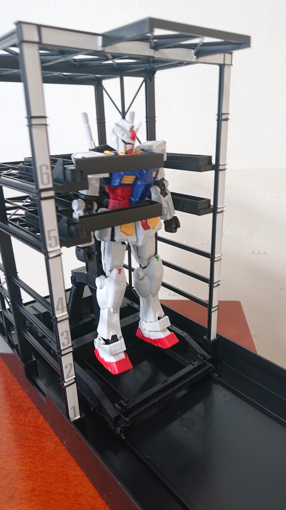 ステッカー貼ったのですが老眼にはキツいですね…(笑)