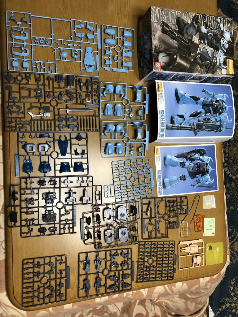HGとはパーツに数が違いますね…チューブの蛇腹などが個別だったり金属ネジがあったりと、この時点で少しめげそうでしたw