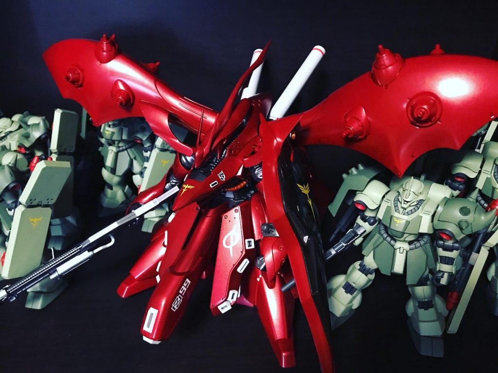 最後に棚に飾った感じですがいやぁ、迫力が半端ない機体です！さすが大佐の最後の機体！最高です！！