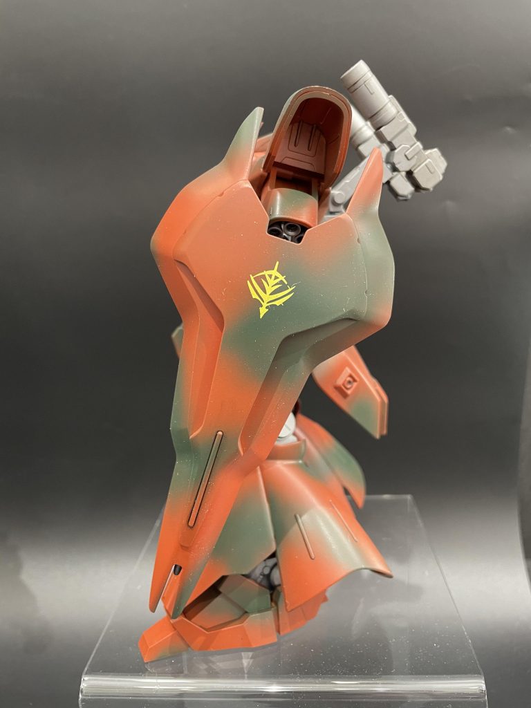 この後、彼はジオラマの上に横たわることになるのでもうこの姿を拝むことは出来ません。