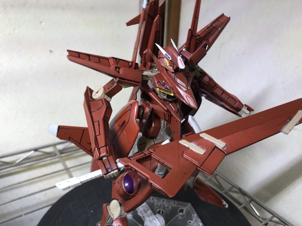 タミヤ缶スプレーで塗装。本体はTS-33ダルレッド、関節などはTS-68木甲板色を使用しました。