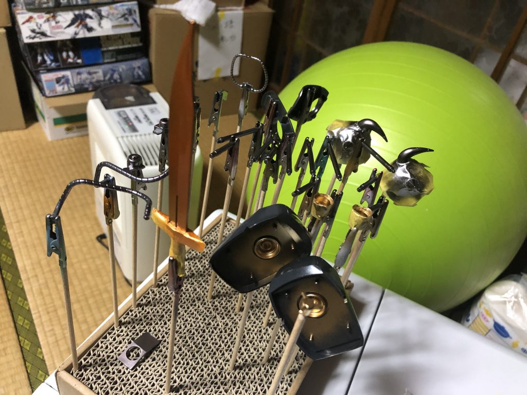 パーツ構成が細かい分、逆に塗り分けは俄然しやすくなります(トータルの作業量は倍増w)