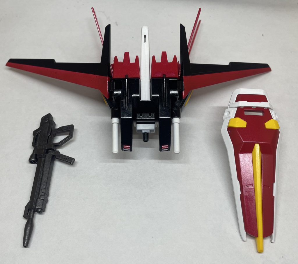 HGCEからエールストライカー、ビームライフルをRGからはアーマーシュナイダーを拝借シールドはEGを使用、全部塗装しました！ストライクはおそらく発売したやつは全部作ってきましたがこれが一番のお気に入りです！ 