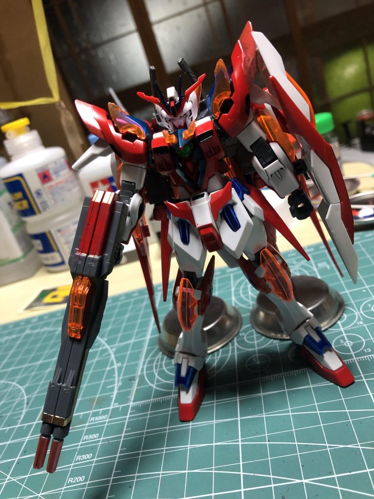 ロールアウト！青が入ったことでぐっと引き締まった感じがします…まあ普通のガンダムっぽくなっただけと言えばそうなのですが^_^;