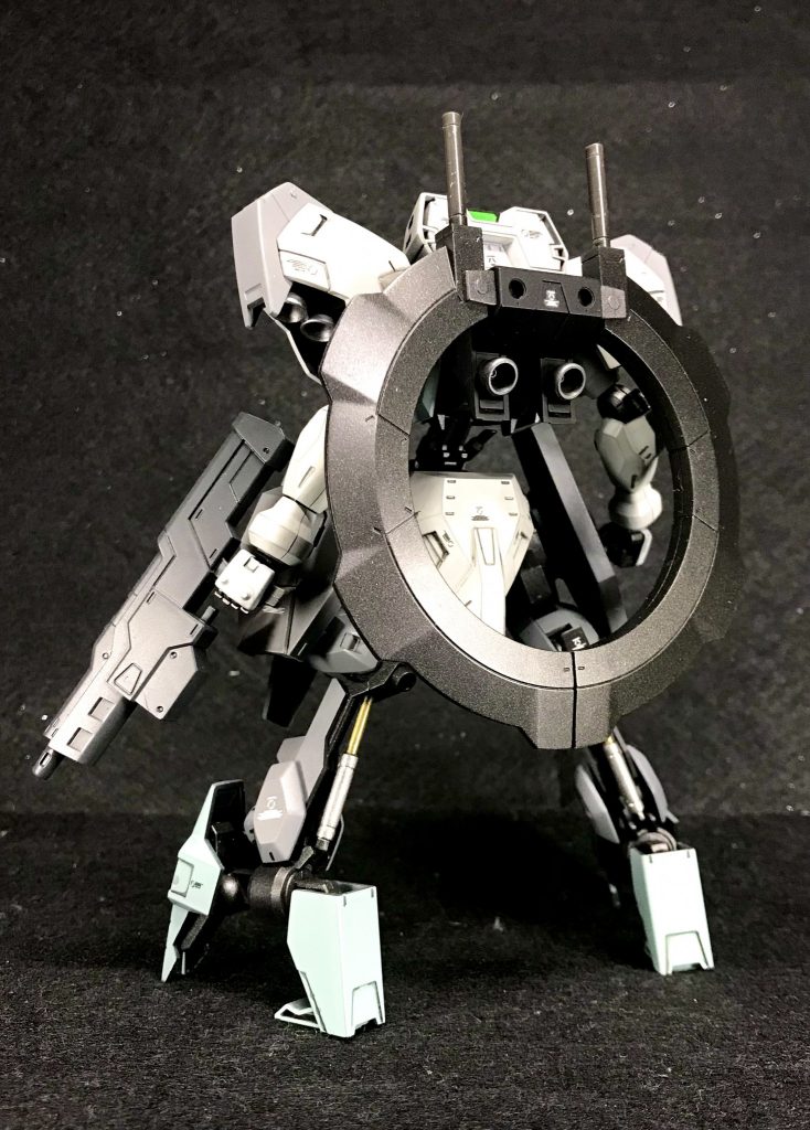 やっぱり、ユーゴーと言えば背中のショーテル・・じゃなくて、ふくらはぎのシリンダーですよね(ｼﾞｭﾙ←