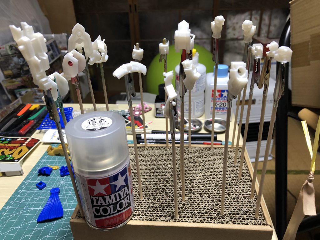 せっかくのホワイトパールなので、補強でクリアパールを吹いてます…わかりづらいですが^_^;