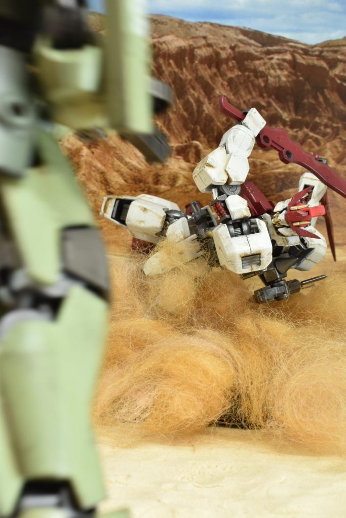 背中に背負った大剣がカウンターウエイトの働きをしてバランスを保つことで、驚異的な体勢からの斬撃を繰り出す。アネモネの語源はギリシア語で「風」を意味するΆνεμος (anemos)から来ており、その名の通り風の様な素早い動きで敵を切り裂いていく。