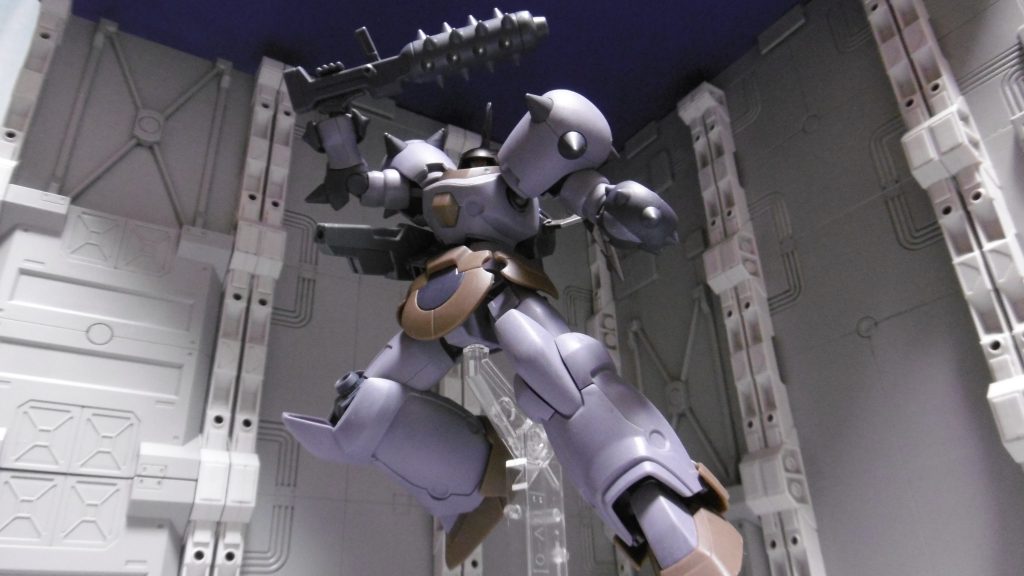 攻撃は単純。突っ込んで殴るだけです。