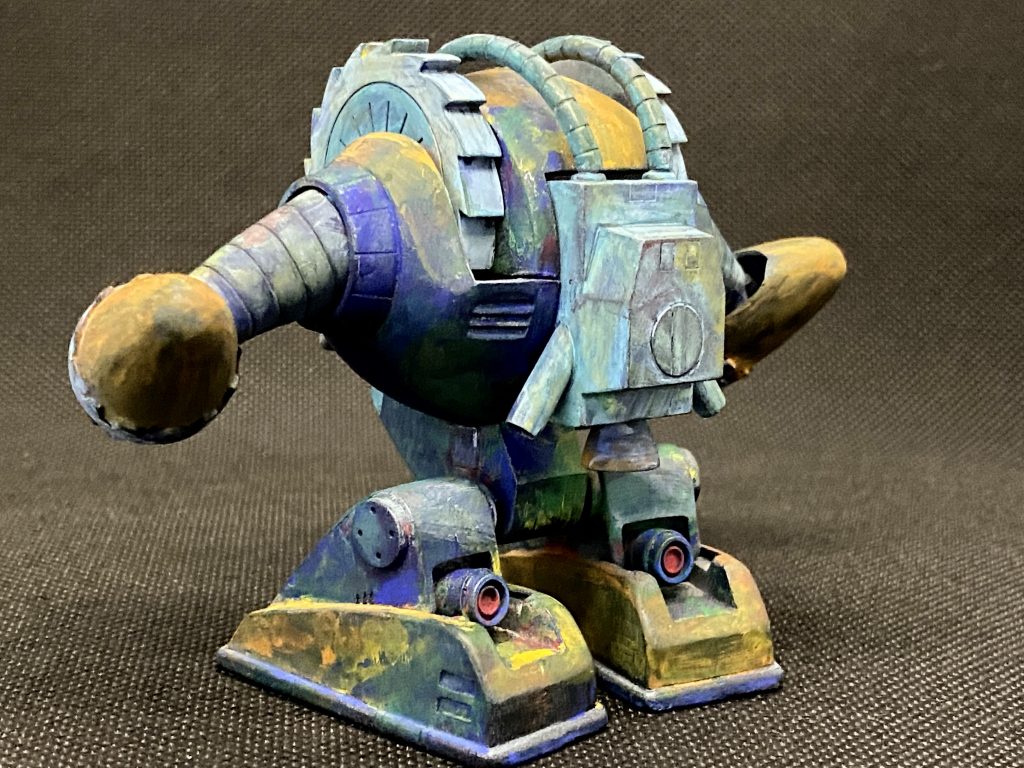 腰部と脚部は設定画に準じてかなり手を入れました。バックパックはキットのままです。